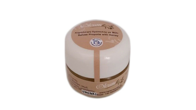 Salves with propolis and honey