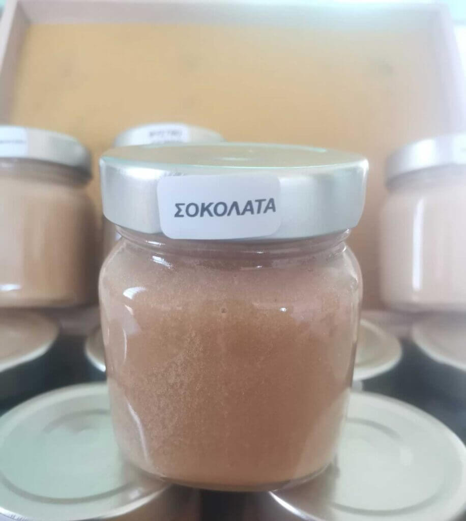 honey cream with  dark chocolate