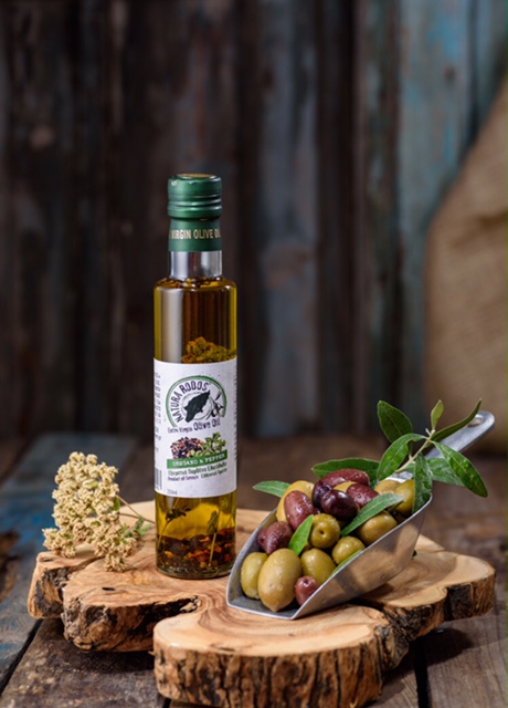 ΕΞΑΙΡΕΤΙΚΟ ΠΑΡΘΕΝΟ ΕΛΑΙΟΛΑΔΟ  250 ΜΛ ΜΕ  ΡΙΓΑΝΗ Κ ΠΙΠΕΡΙ