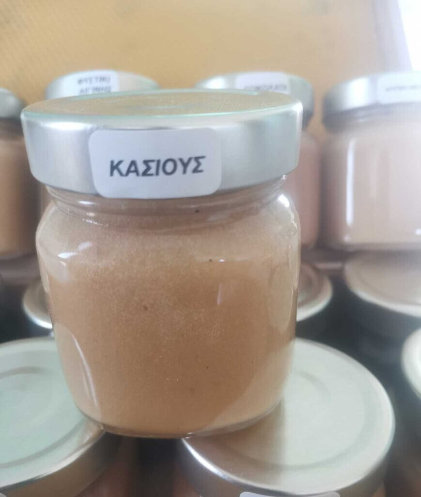 honey cream with cashew nut