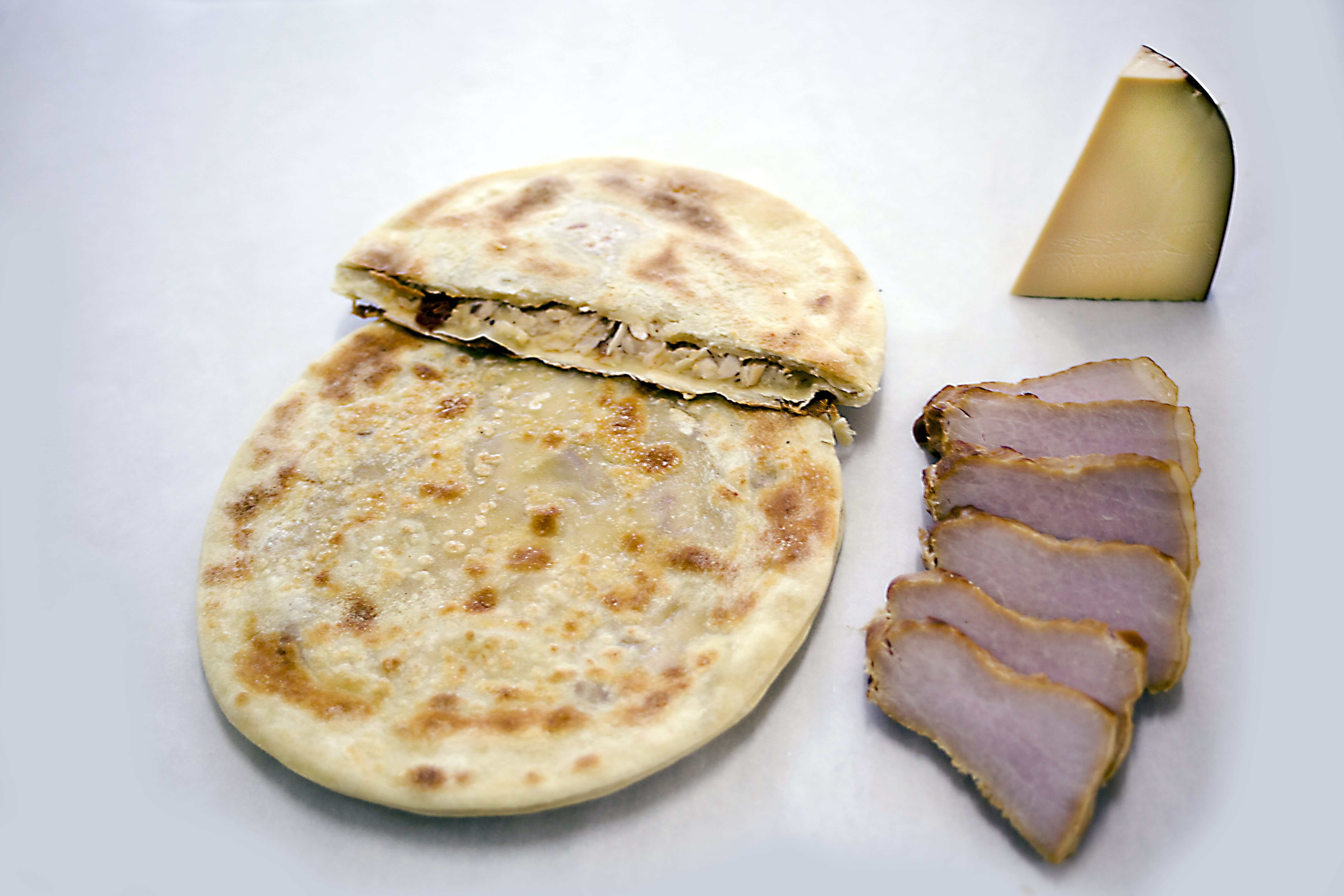 APAKI PIE WITH SMOKED CHEESE