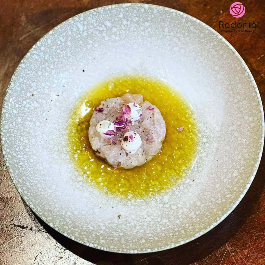 Edible organic rose petals