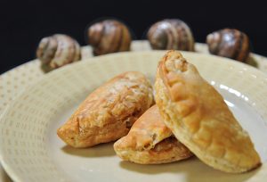 ΠΙΤΑΚΙΑ ΜΕ ΓΕΜΙΣΗ ΑΠΟ ΚΙΜΑ ΦΙΛΕΤΟΥ ΣΑΛΙΓΚΑΡΙΟΥ