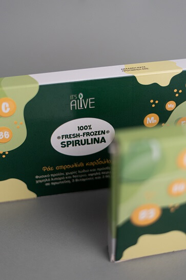 Φρεσκοκατεψυγμένη spirulina σε σχήμα καρδούλας