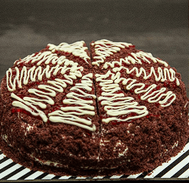 AMERICAN STYLE RED VELVET CAKE