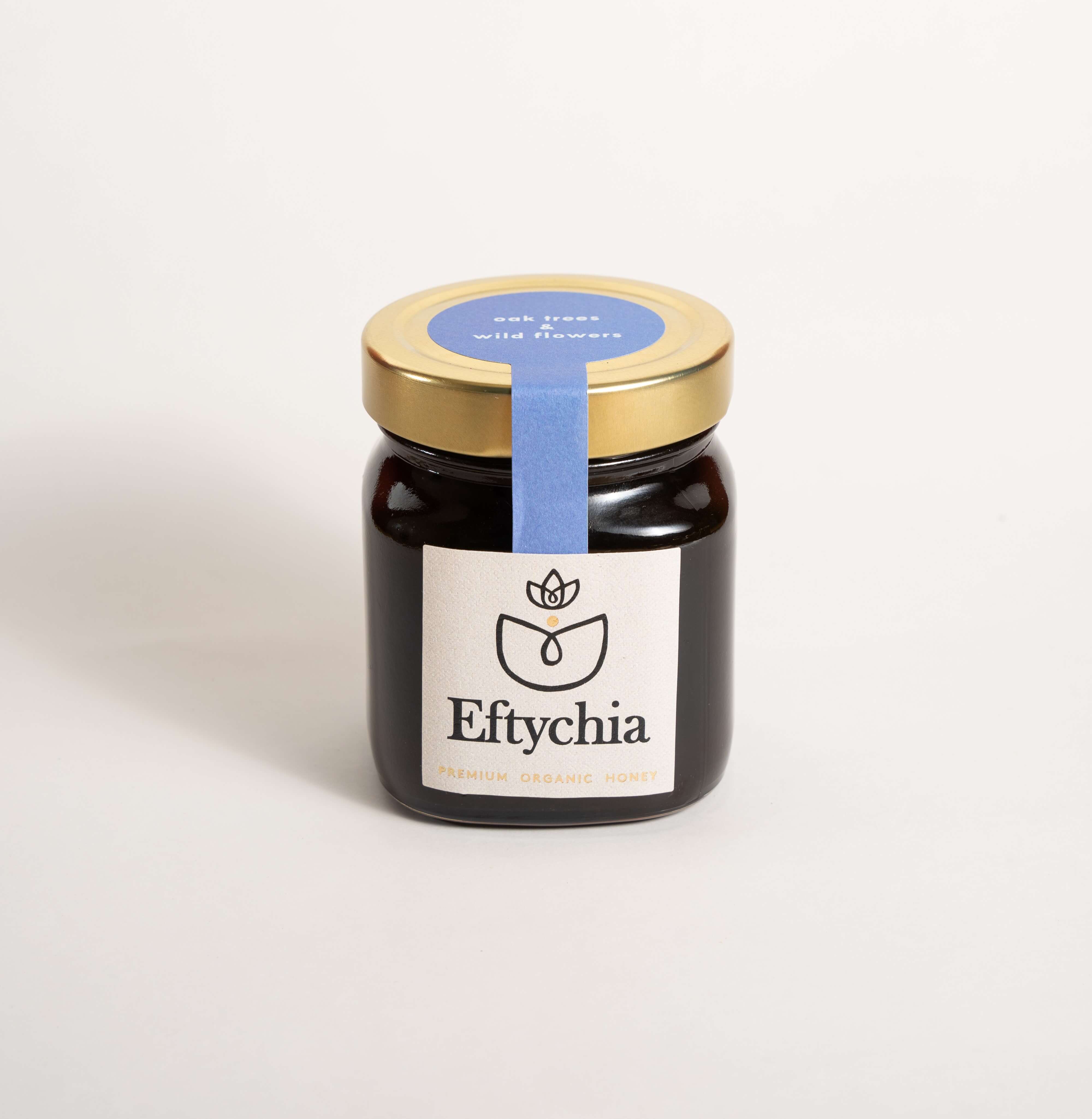 Organic honey From Oak Trees And Wild Flowers