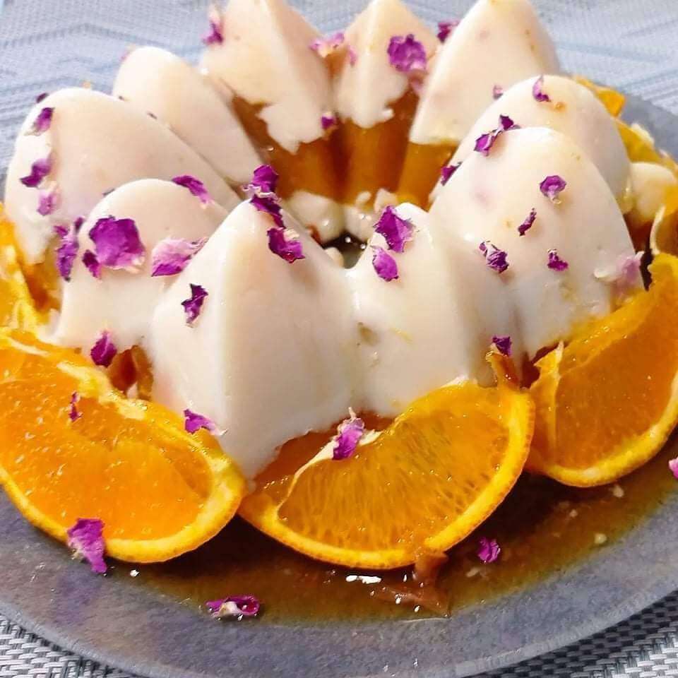 Edible organic rose petals