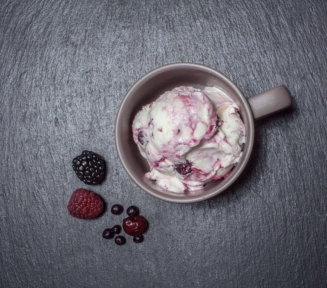 Yogurt with forest fruits