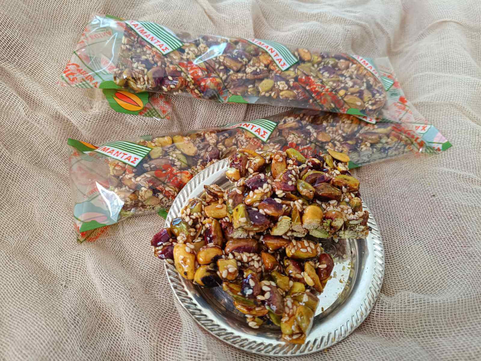 PEANUTS WITHOUT THE SHELL UNCOOKED