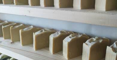 ΣΑΠΟΥΝΙ ΕΛΑΙΛΑΔΟΥ ΜΕ ΓΑΛΑ ΚΑΤΣΙΚΑΣ-ΜΕΛΙ Φωτογραφία 