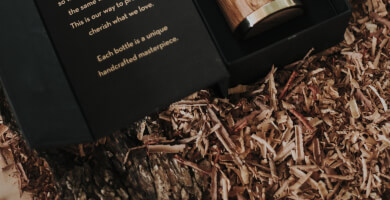 ΞΥΛΙΝΟ ΜΠΟΥΚΑΛΙ ΑΠΟ ΕΛΙΑ RIZA ZOE - 200 ML - ΣΧΕΔΙΟ ΚΟΥΦΑΛΑ ΔΕΝΤΡΟΥ Φωτογραφία 