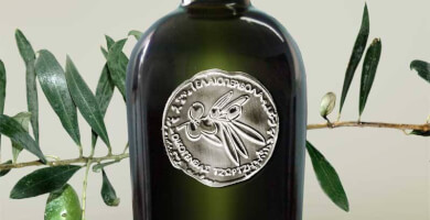 OLVIA Green (Αγουρέλαιο) Extra Virgin Organic Olive Oil - Ελαιοπερίβολα Οικογένειας Τζωρτζή
