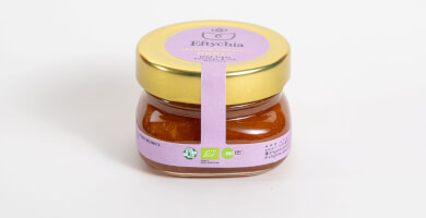 Organic honey from pine trees, ivy and heather flowers Photo 