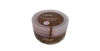 Face scrub with olive oil and chocolate