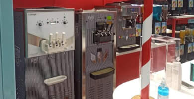 PLAZA ICE CREAM Photo 3