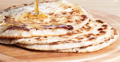 TRADITIONAL CHEESE PIE FROM SFAKIA