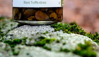 TRUFFLE SLICES IN EXTRA VIRGIN OLIVE OIL 100g
